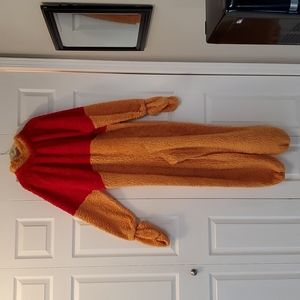 Disney Winnie the Pooh Adult Costume.